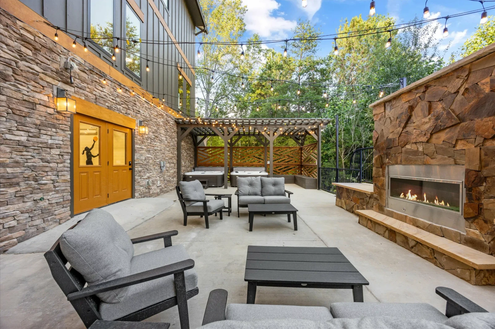 outdoor patio and fireplace at Gatlinburg cabin